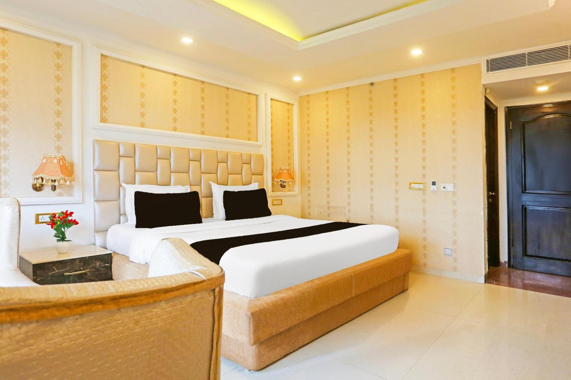 Super Townhouse Oak Dharamshala Near Maximus Mall Exterior foto